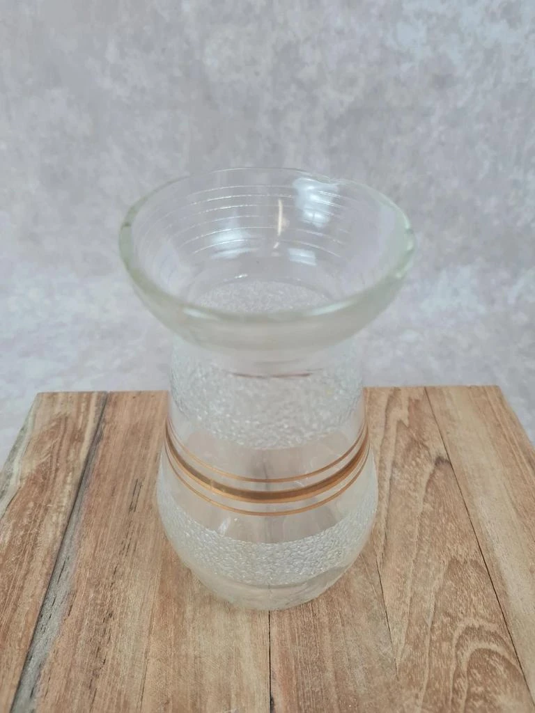 Petit vase vintage en verre transparent à filets dorés – photo 2